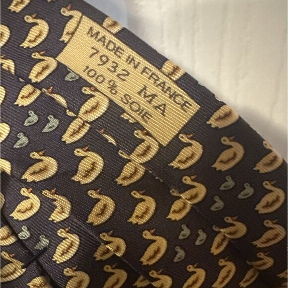 Hermes Paris Tie, Duck With Babies Pattern, 100% Silk, Men’s - Picture 3 of 5